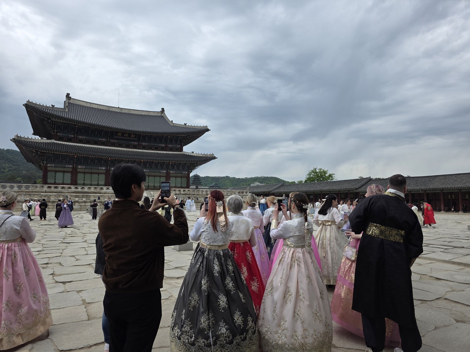 What Makes a Great Private Tour Guide in Seoul
